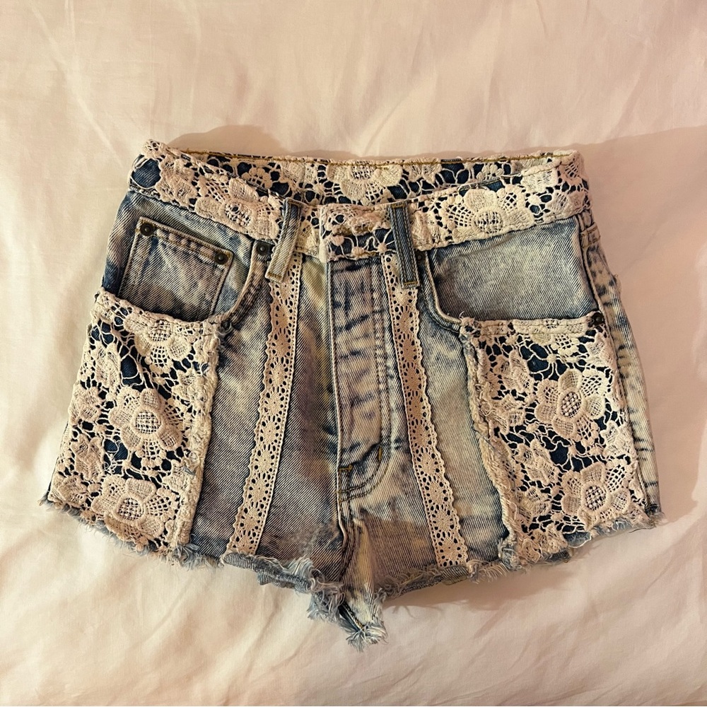 SOLD Y2K Coquette LF Carmar Lace Acid Wash Denim LoveShackFancy Style Shorts